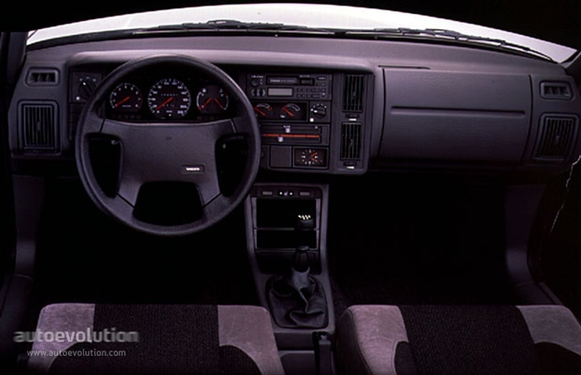 Volvo 440 photo 13