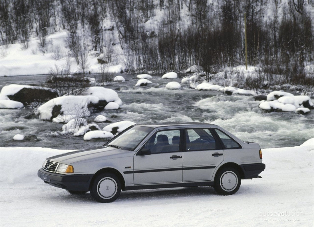 VOLVO 440