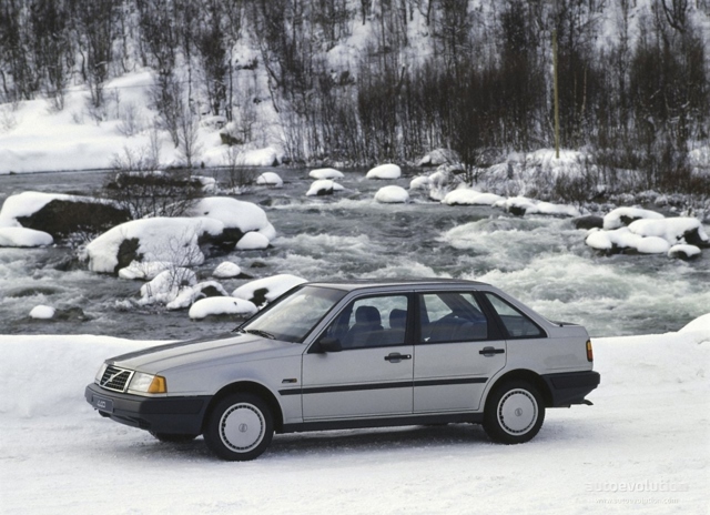 Volvo 440 photo 1