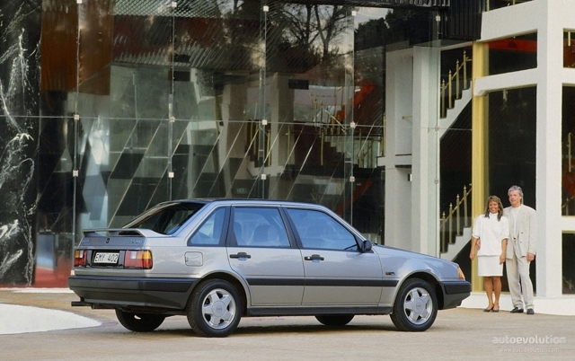 Volvo 440 photo 2