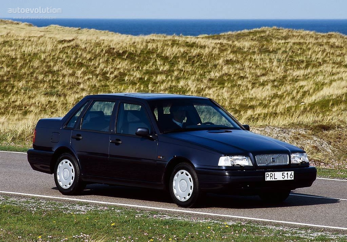 Volvo VOLVO 460 1.7L 5MT FWD (102 HP)