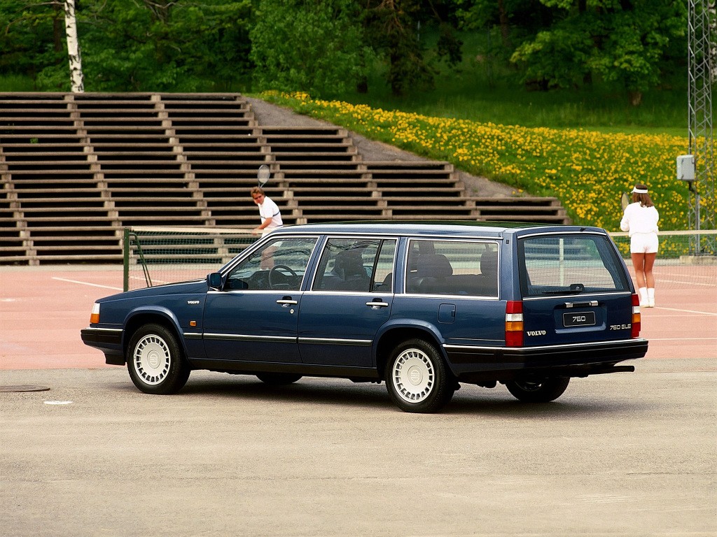 Volvo 760 Estate photo 3