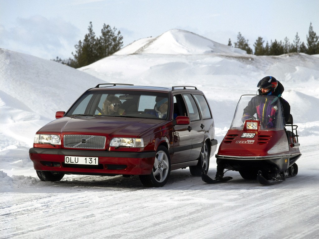 Volvo 850 Estate photo 12
