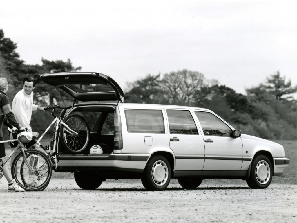 Volvo 850 Estate photo 16