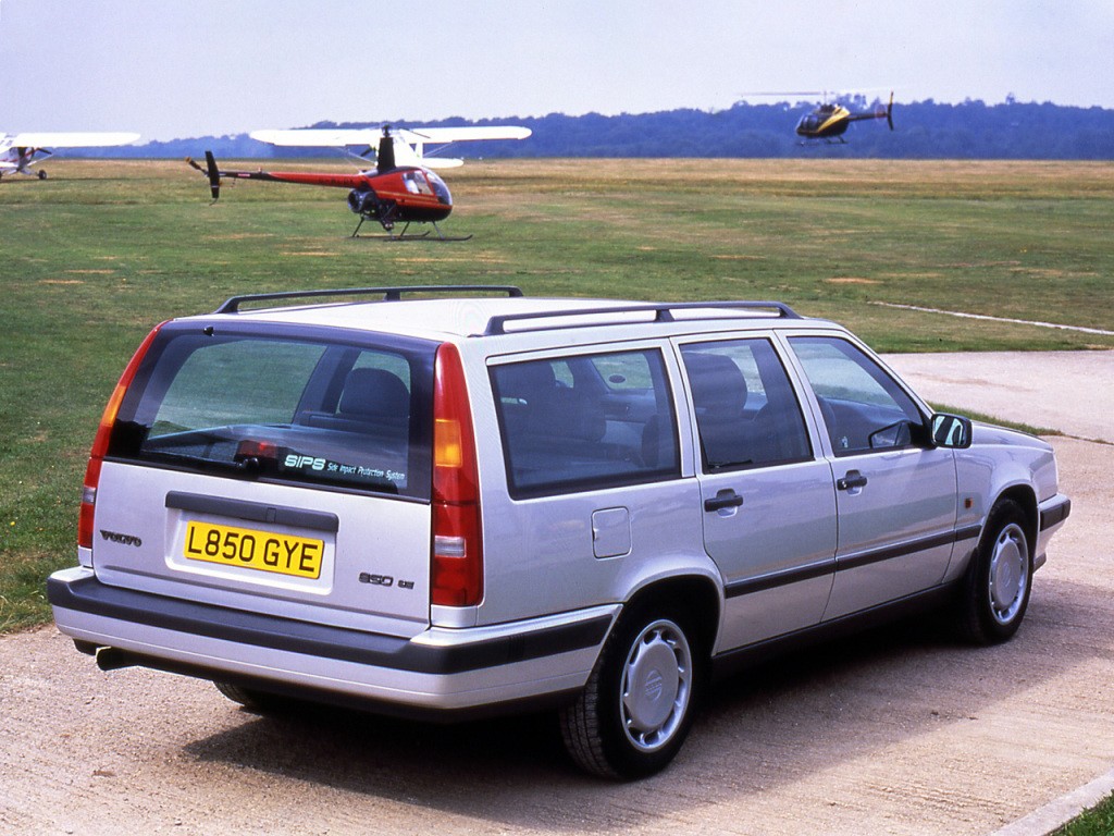 Volvo 850 Estate photo 18