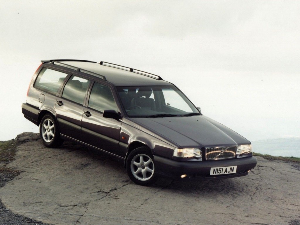 Volvo 850 Estate photo 20