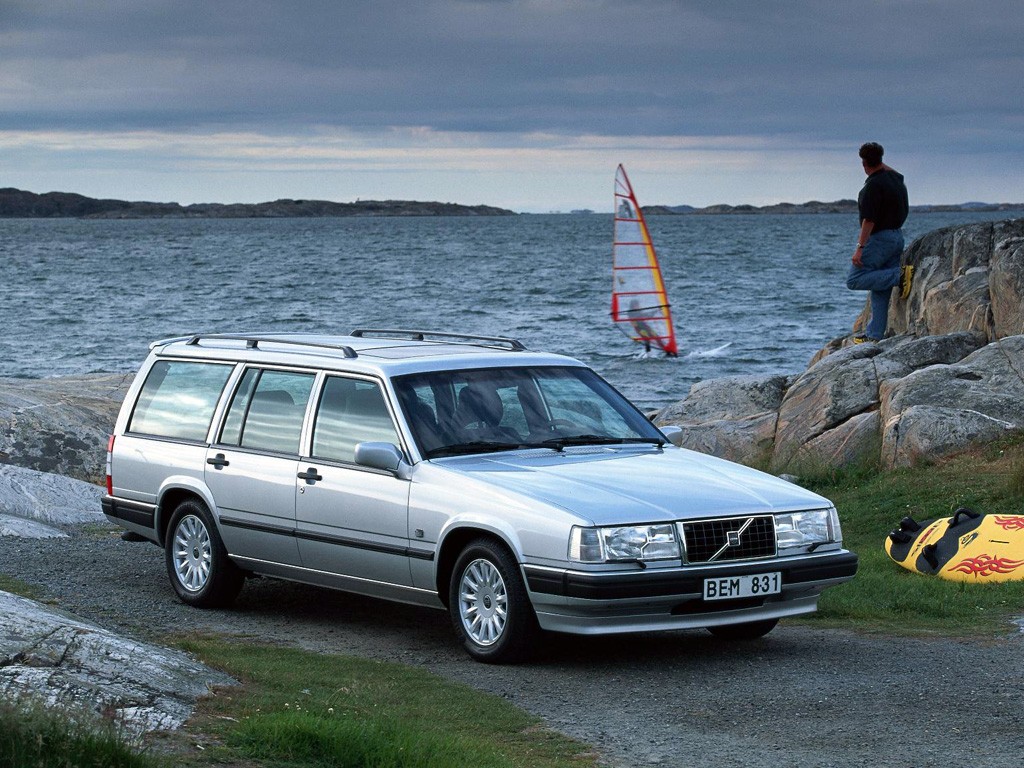 Volvo 940 Estate photo 13