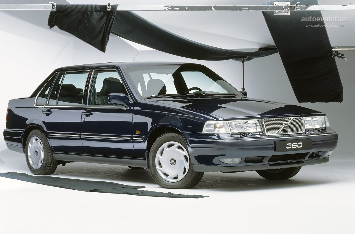 Volvo VOLVO 960 2.4L TD 4AT (122 HP)