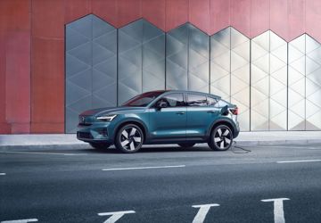 VOLVO C40