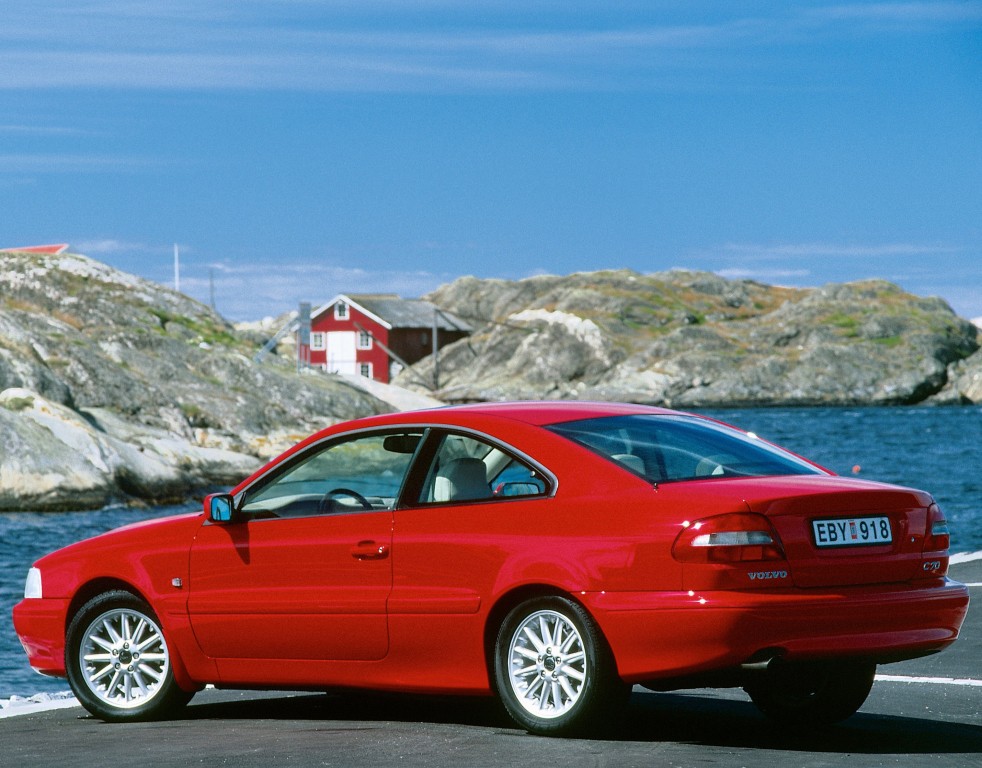 Volvo C70 Coupe photo 26
