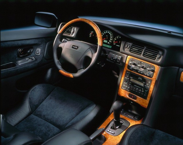 Volvo C70 Coupe photo 31
