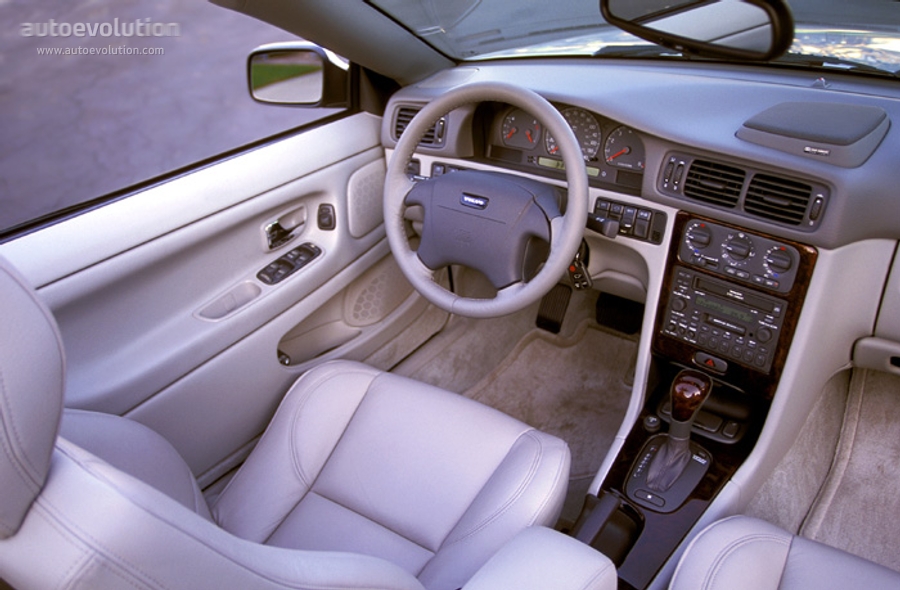 Volvo C70 Coupe photo 29