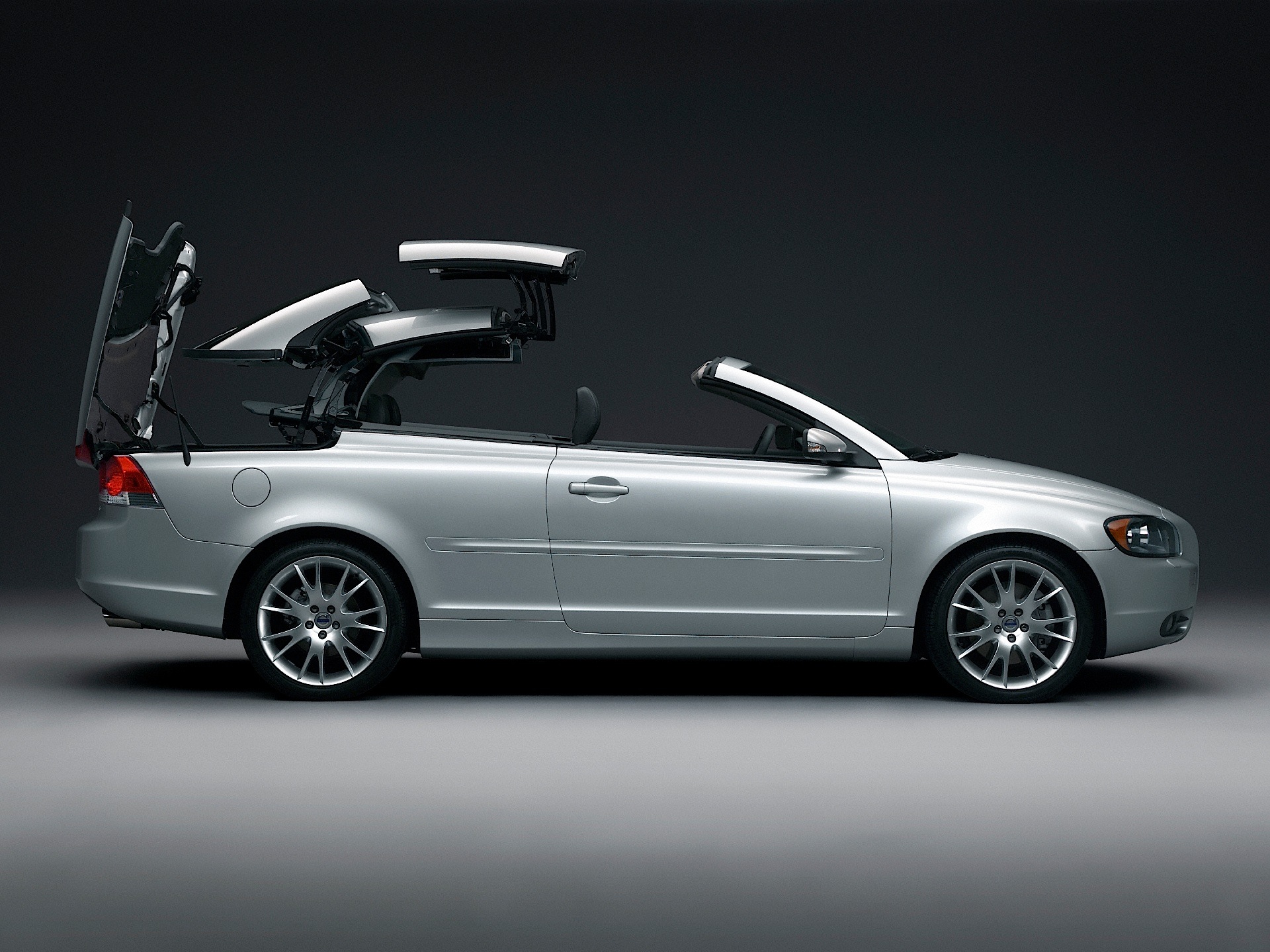 Volvo C70 photo 12