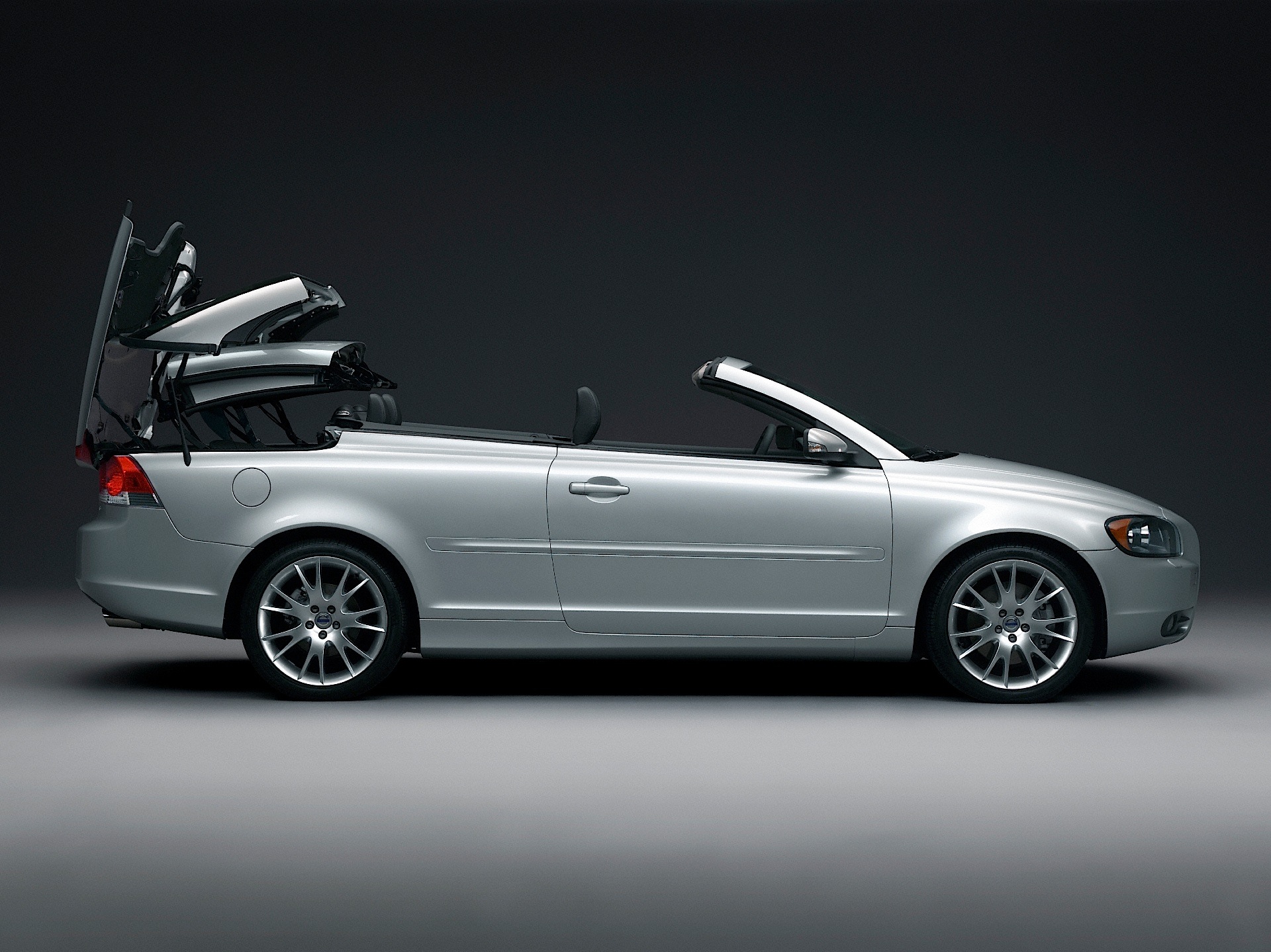 Volvo C70 photo 13