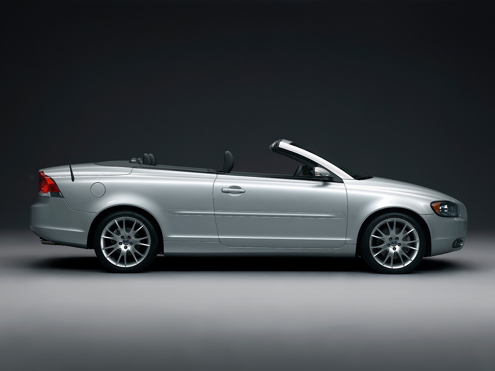 Volvo C70 photo 14