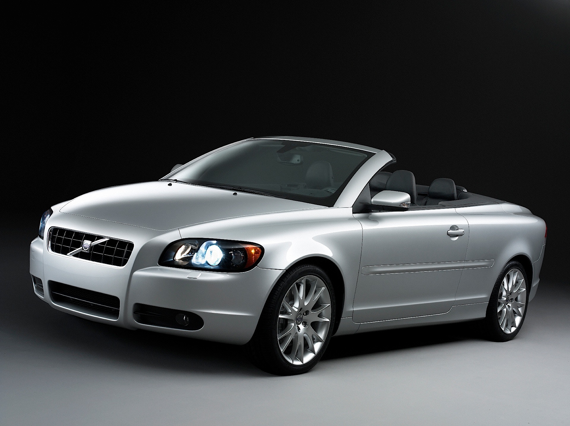 Volvo C70 photo 17