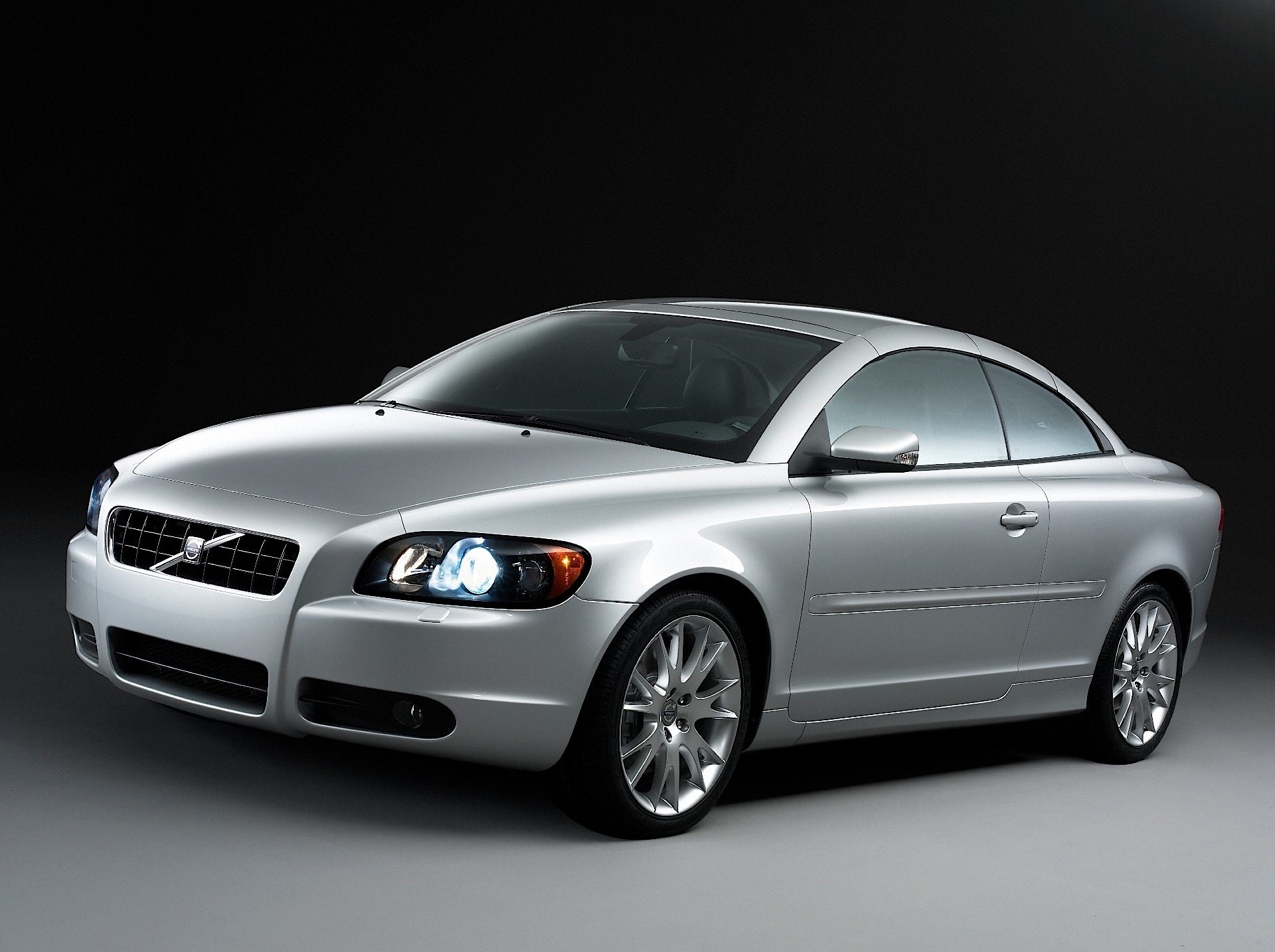 Volvo C70 photo 18
