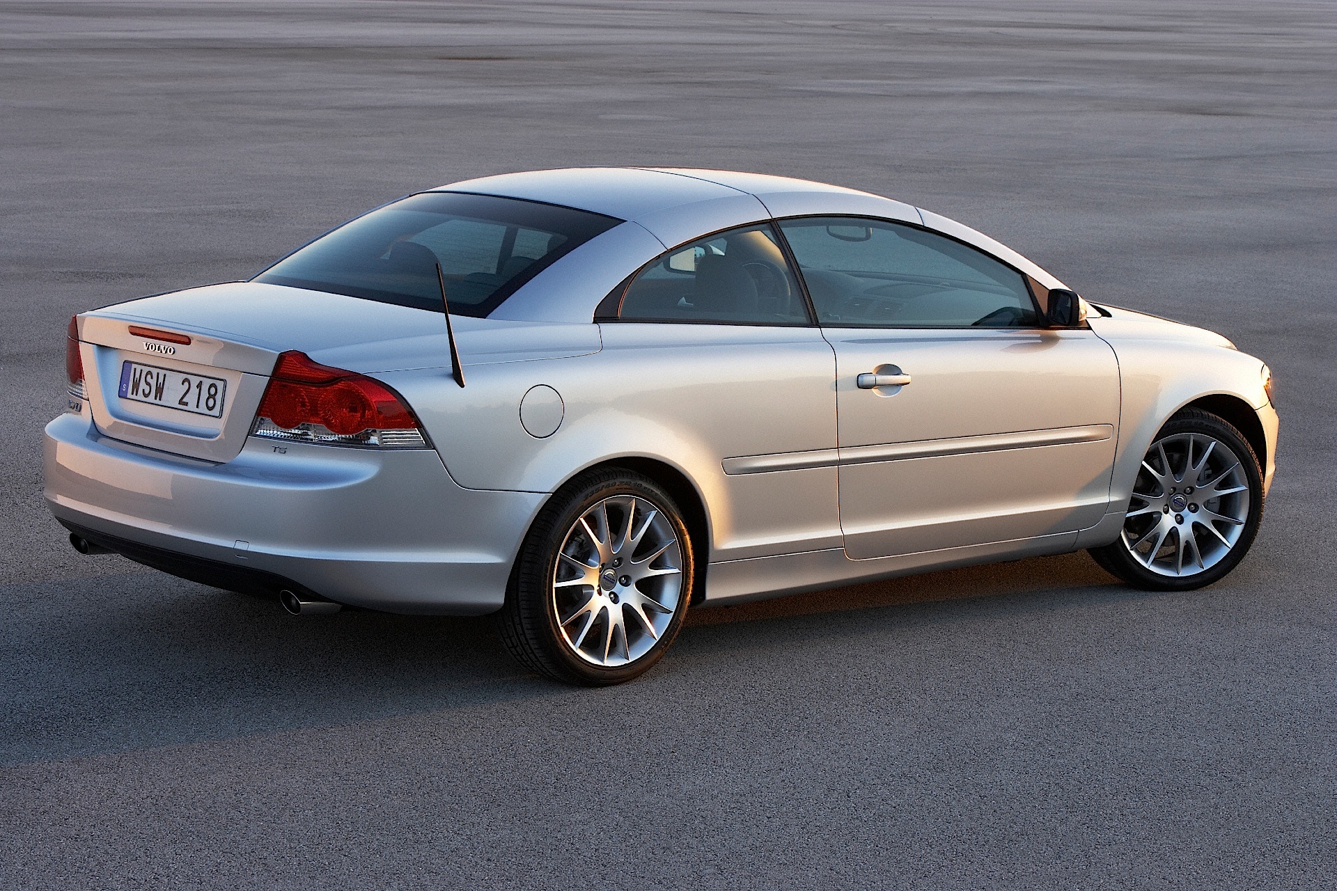 Volvo C70 photo 27