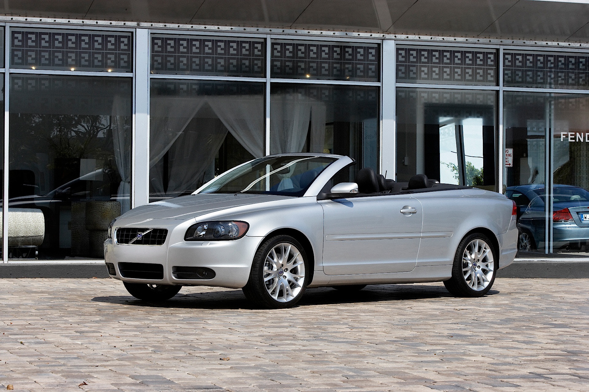 Volvo C70 photo 33