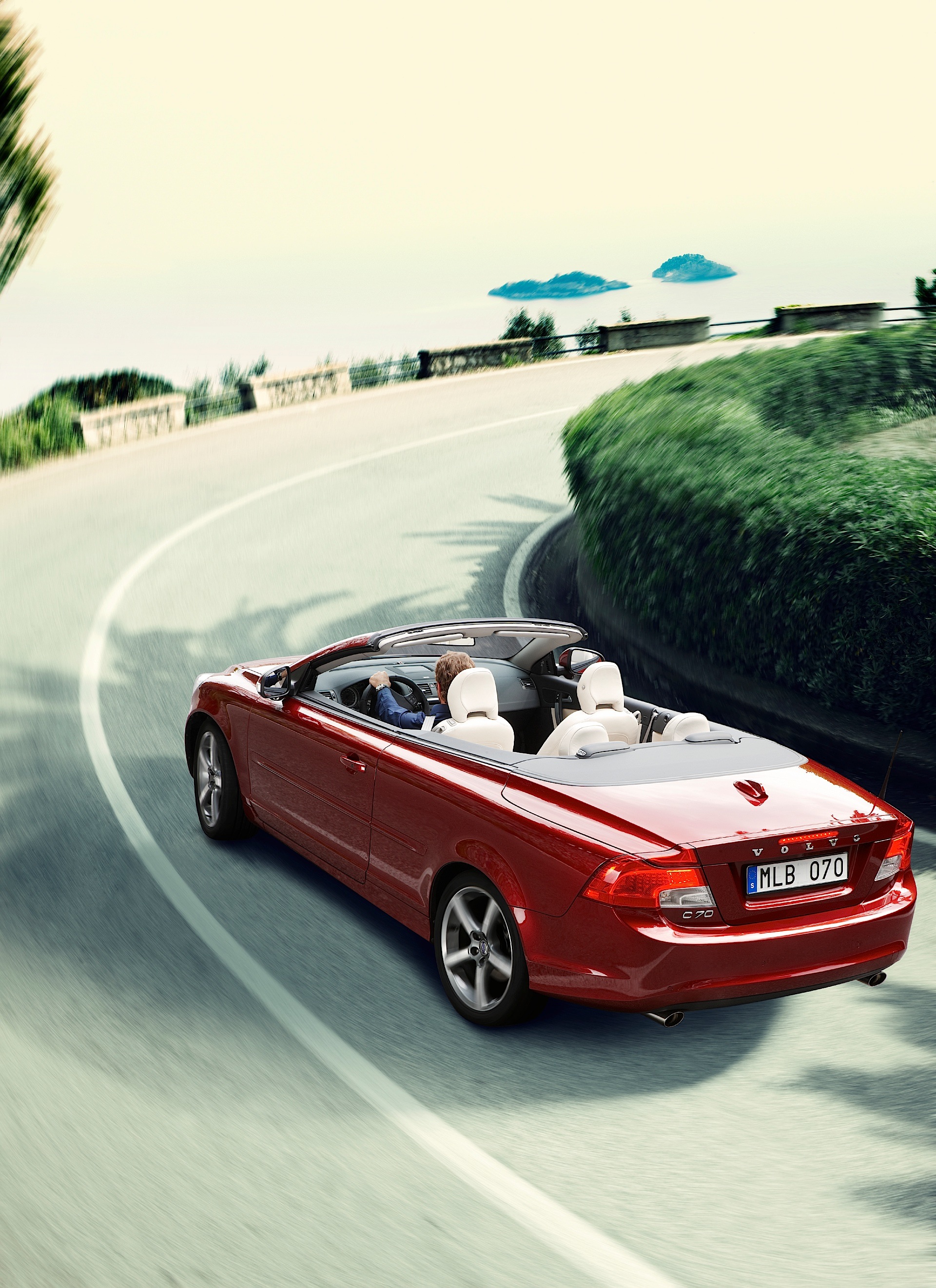 Volvo C70 photo 49