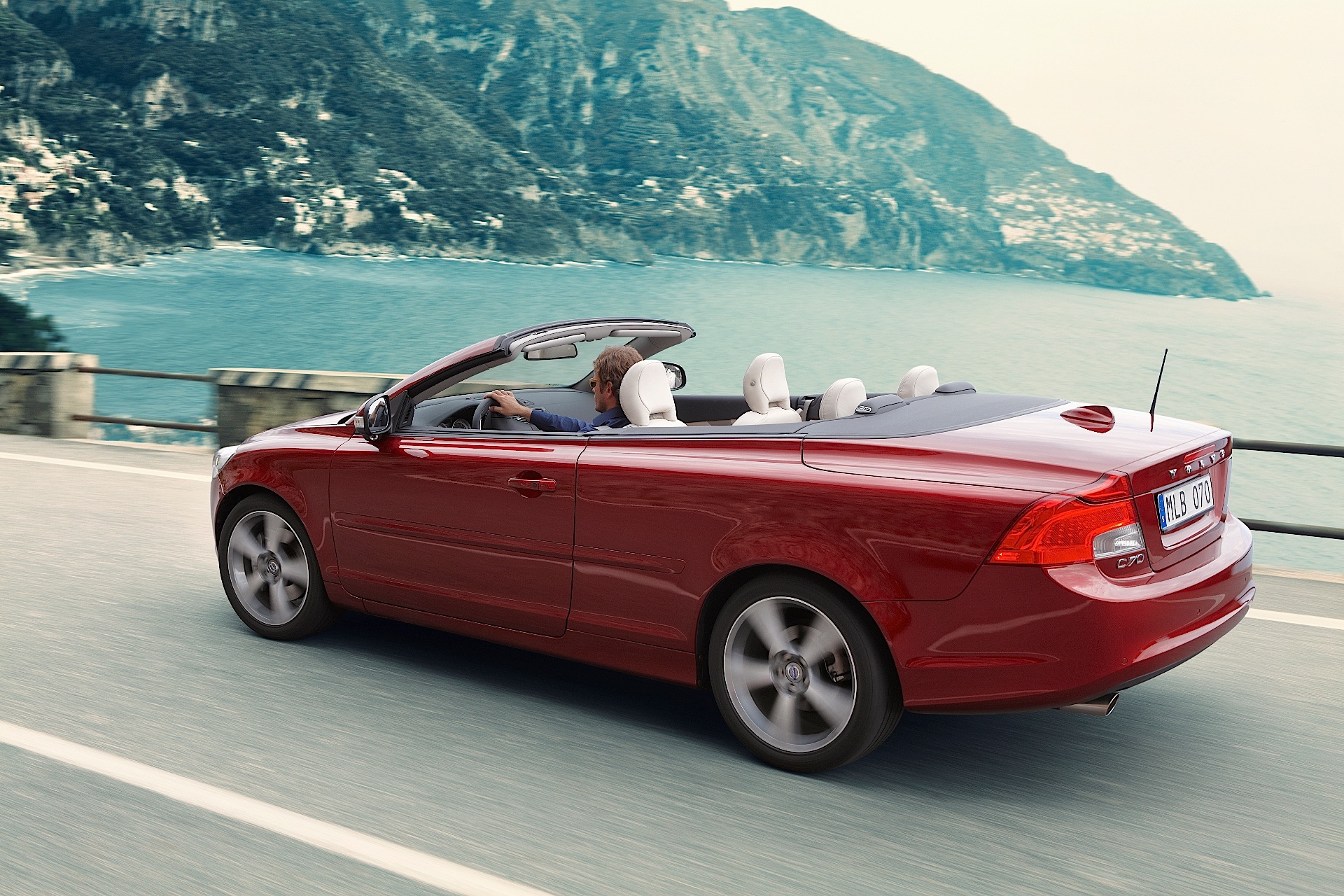 Volvo C70 photo 50