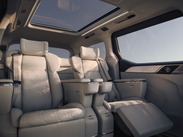 Volvo Em90 photo 32