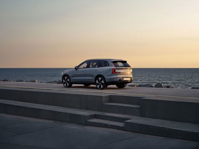 Volvo Ex90 photo 3