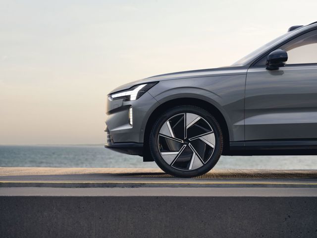 Volvo Ex90 photo 4