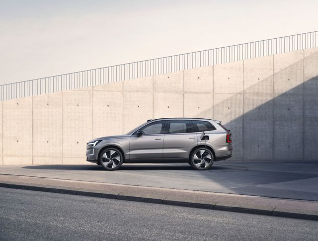 Volvo Ex90 photo 7