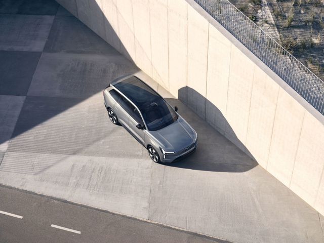 Volvo Ex90 photo 12