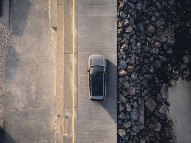 Volvo Ex90 photo 17