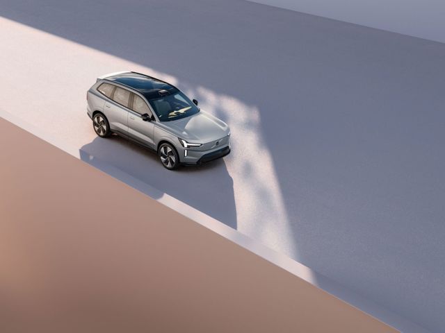 Volvo Ex90 photo 22