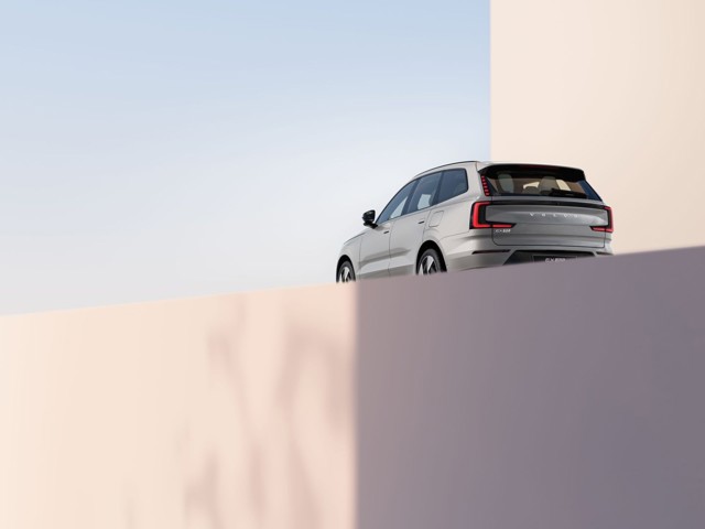 Volvo Ex90 photo 25