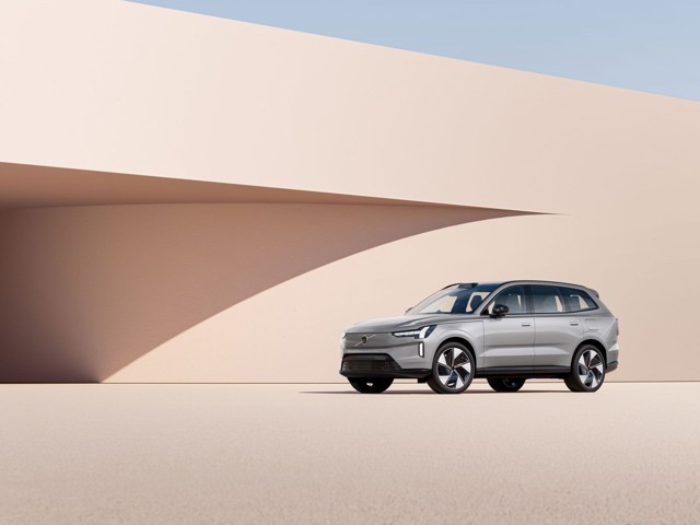 Volvo Ex90 photo 28