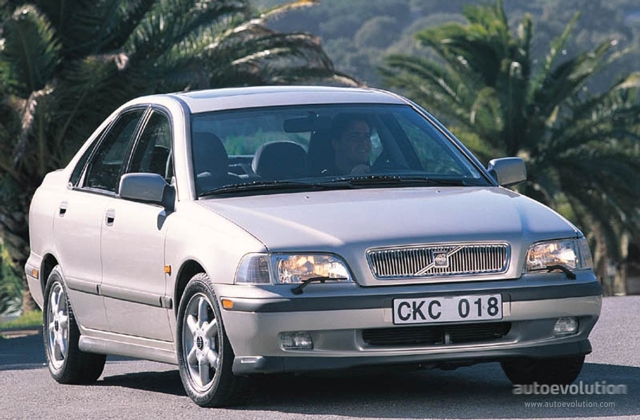 Volvo S40 photo 3