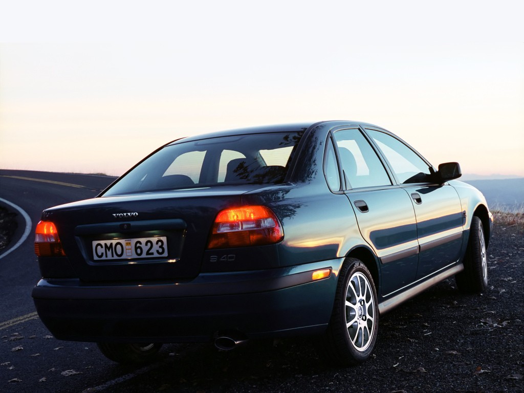 Volvo S40 photo 9