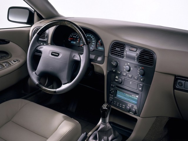 Volvo S40 photo 16