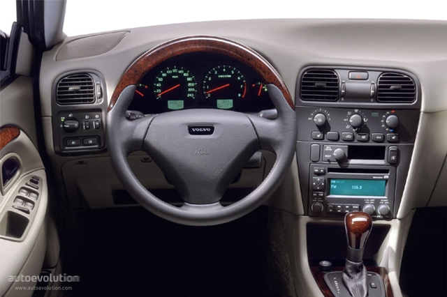 Volvo S40 photo 13