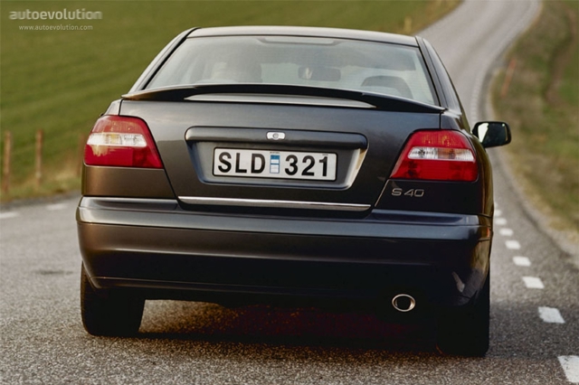 VOLVO S40