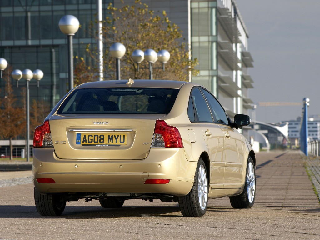 Volvo S40 photo 8