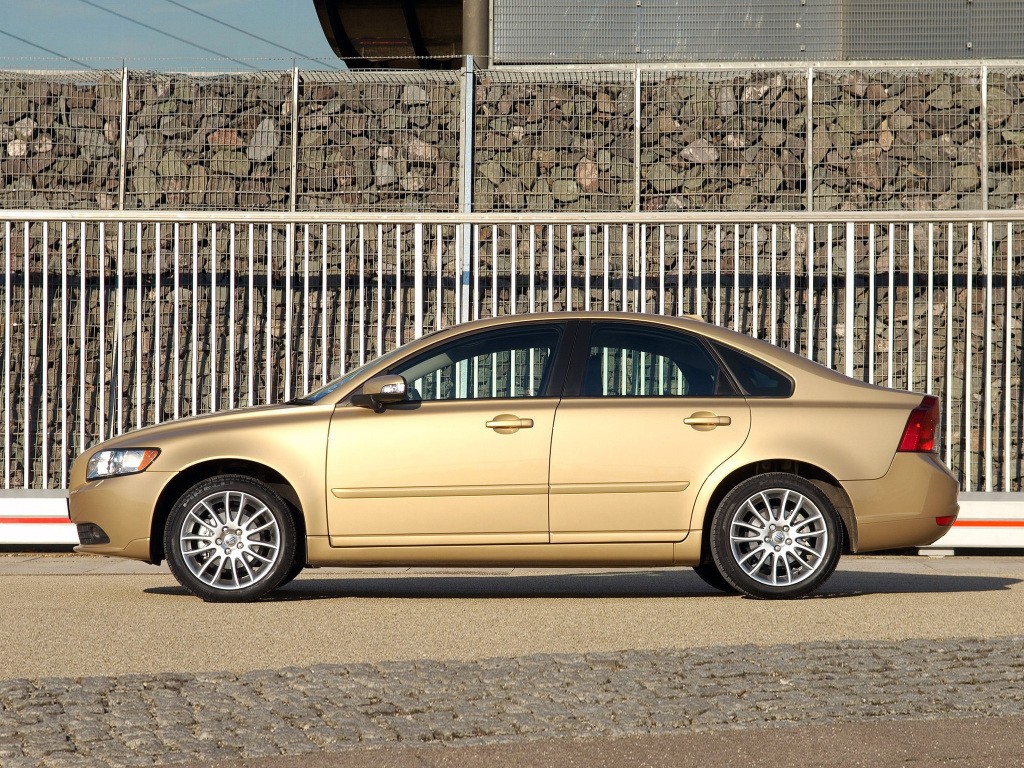 Volvo S40 photo 4