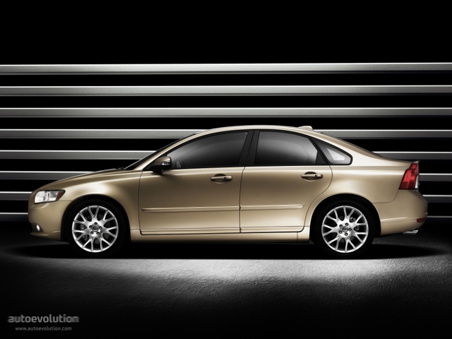 VOLVO S40