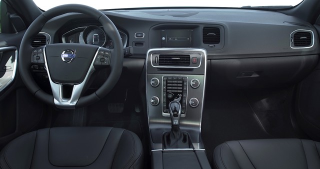 Volvo S60 Cross Country photo 25