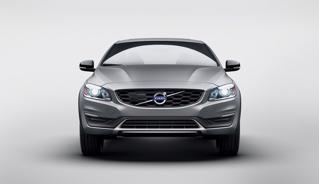 Volvo S60 Cross Country photo 16