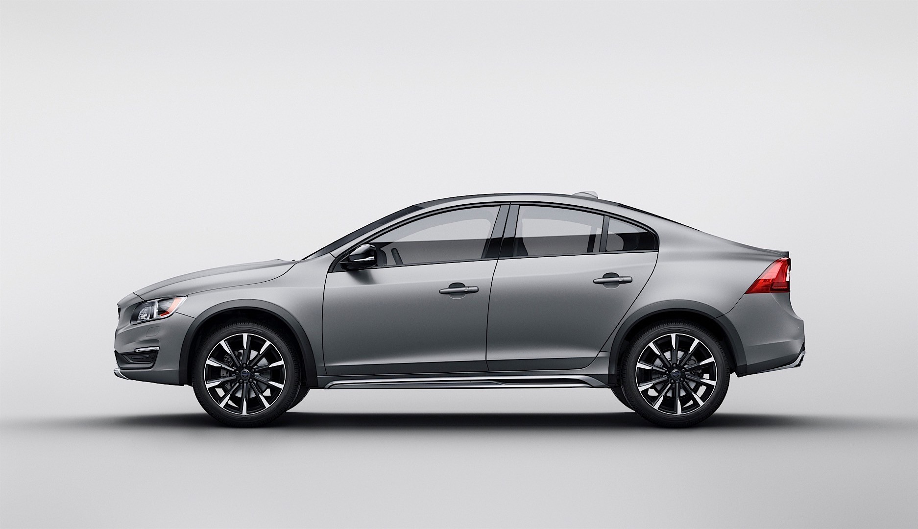 Volvo S60 Cross Country photo 21