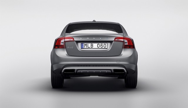 Volvo S60 Cross Country photo 24