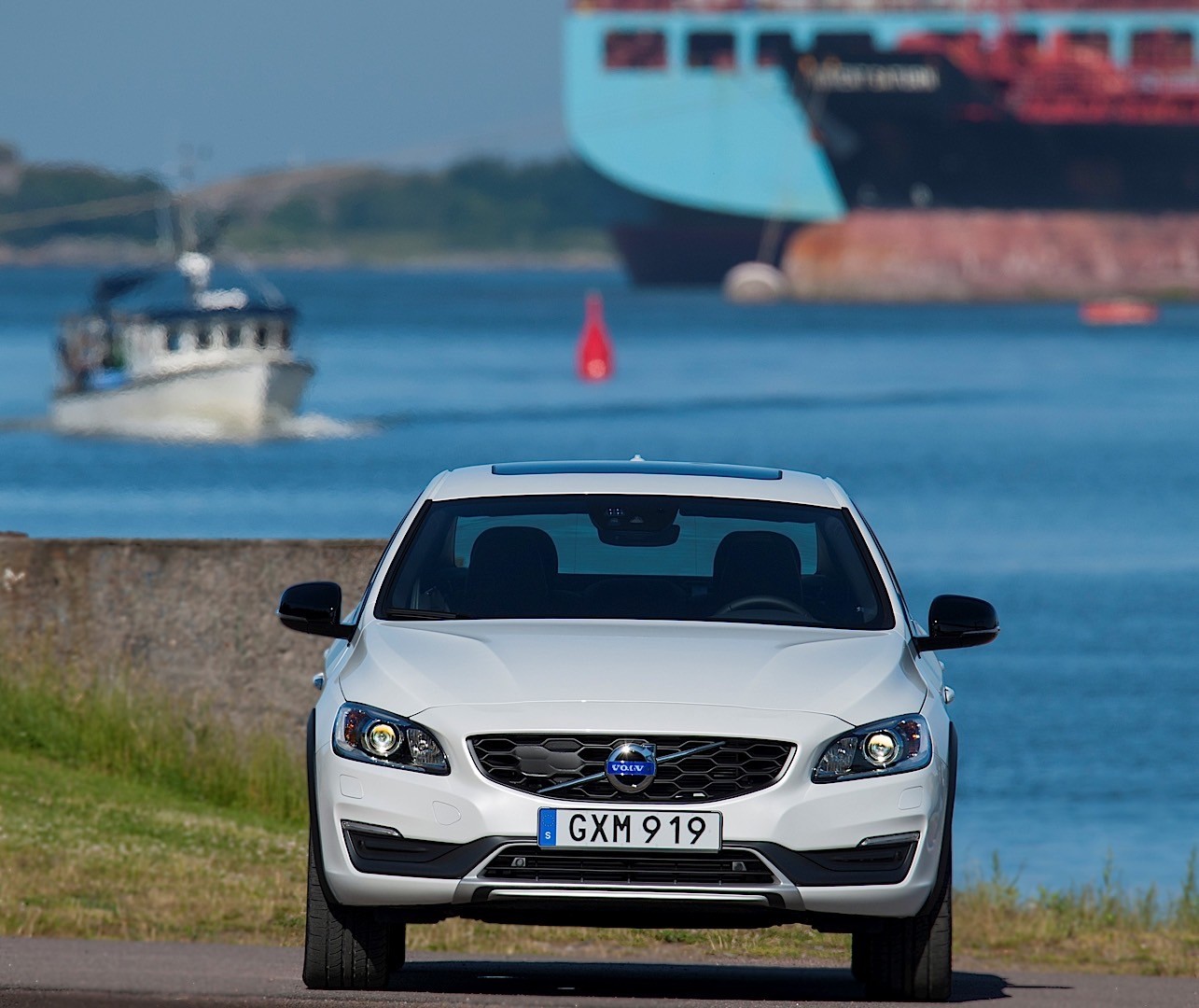 Volvo S60 Cross Country photo 4