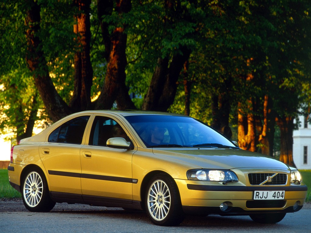 Volvo S60 photo 11