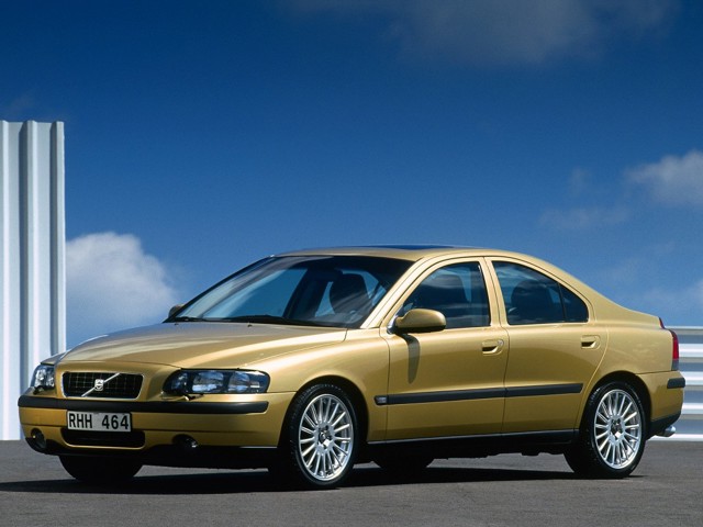 Volvo S60 photo 16