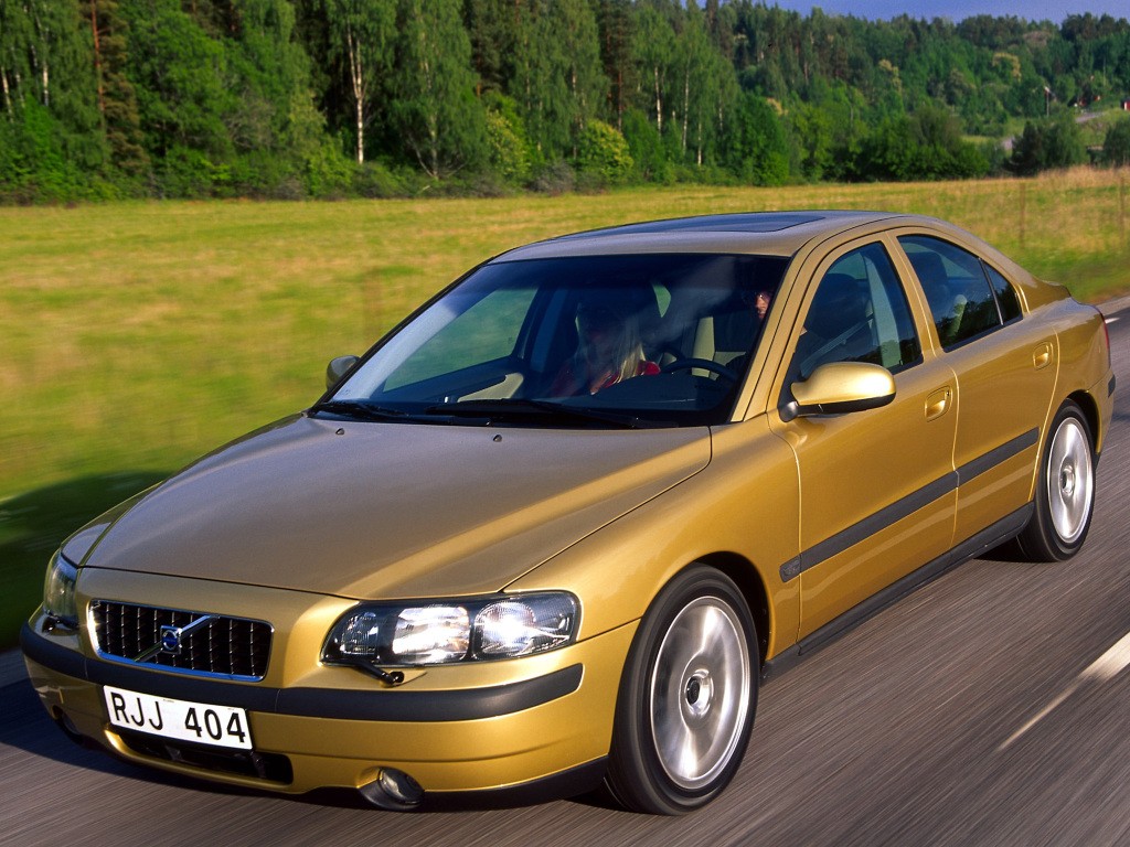 Volvo S60 photo 17